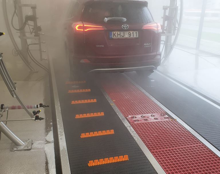 Lavado de coches exprés y servicio completo