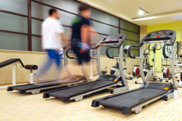 Trabalhando com fabricantes de equipamento original, a Ammeraal Beltech desenvolveu uma gama de correias de passadeiras de desempenho superior e enconomizadoras de energia para ginásios, hotéis, centros médicos e ginásios domésticos. 