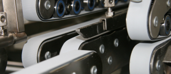 A preparação de fibras, fiação, torção, bobinagem e acabamento são processos exigentes que requerem Correias tangenciais de alta qualidade.