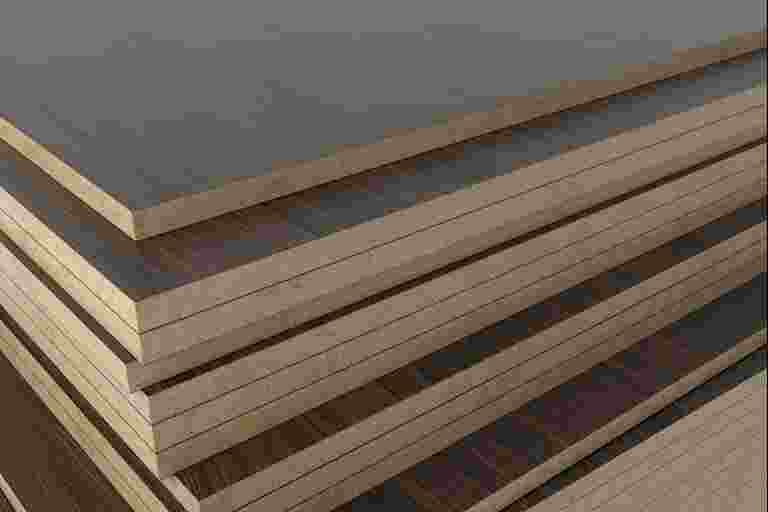 Produção de painéis de madeira